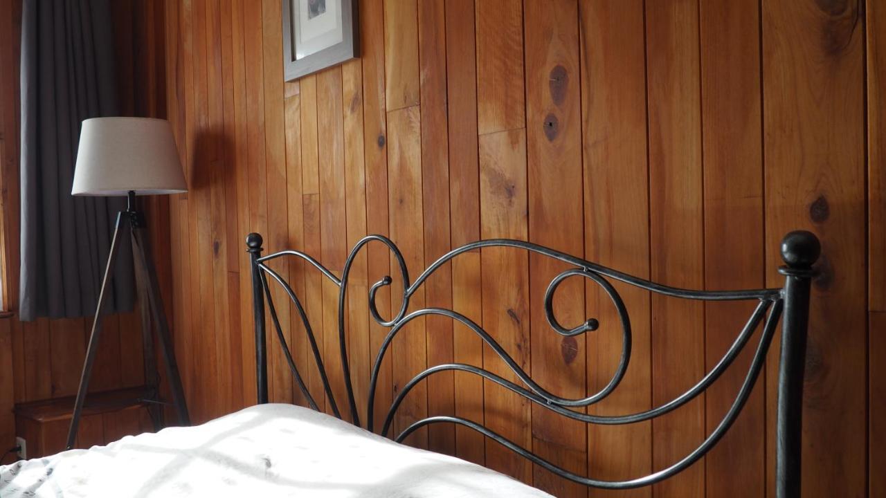 Au Pied Du Pont Bed & Breakfast Chateauneuf-du-Faou Luaran gambar